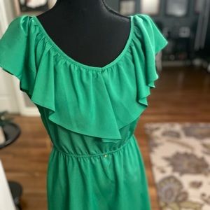 Womens green ruffle dress - short. Sz6. AGB